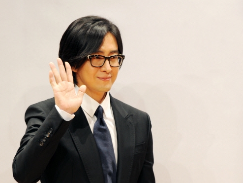 【韓流スターあの人は今】冬ソナ“ヨン様”も13歳下の元アイドルと結婚して2児のパパに