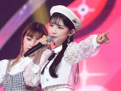 【写真】日本人歌手が歌う「ソウルの女」が話題。YUKIKA、生放送で堂々のステージ!!
