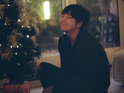 チャン・グンソクと過ごすクリスマス？ 可愛すぎる笑顔にファン悶絶【PHOTO】