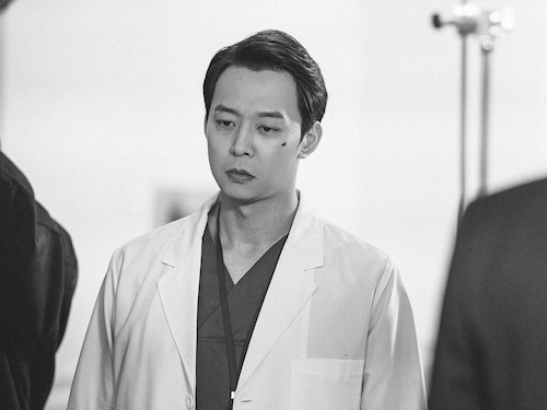 JYJ出身パク・ユチョン、主演映画『悪に捧げ』スチール公開「新しい姿にご期待を」【PHOTO】