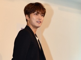 ジェジュンに処罰を求める国民請願まで登場…「コロナをいたずらに使うな」