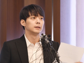 約1億ウォンの賠償提訴されたパク・ユチョン、弁護団が全員辞任へ