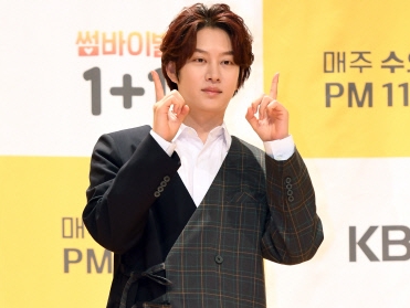 SUPER JUNIORヒチョル、 “50億の真っ白マンション”にポツンと置かれた金庫「どれだけ稼いでるの？」