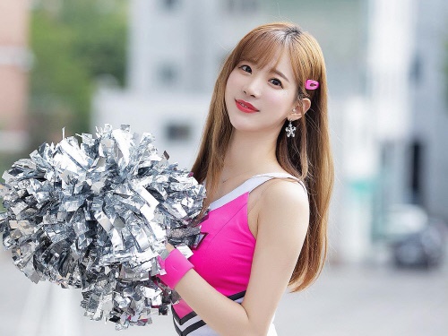 【写真】韓国人気チアのキム・ハンナ、猫耳姿で魅せる溢れんばかりの美貌！「アニメキャラみたい」