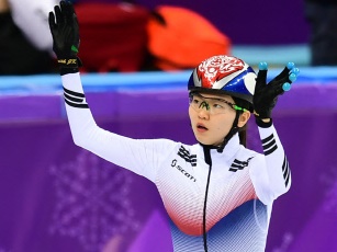 平昌五輪金メダリスト、今年初の国内大会で金メダル獲得！2着も首位失格で繰り上げ優勝