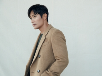 俳優イ・ビョンホン、俳優業に対する姿勢を語る「凄まじい集中力？実は…」【インタビュー後編】