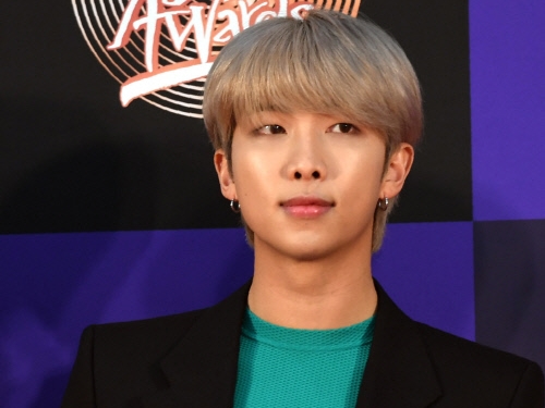 BTS（防弾少年団）のRM、自宅に“日本人アーティストの作品”が！【PHOTO】