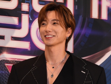 「美人すぎる…」“女性化”したSUPER JUNIORイトゥク、本人も驚く圧倒的な美貌で話題に【画像】