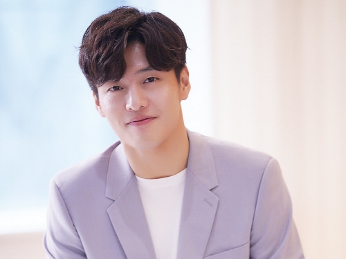 俳優カン・ハヌル、出世作『ミセン』を振り返る「ドイツ語のセリフは丸暗記」