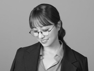 英国人夫と“熱々”ウェディングフォトも…韓国を騒がせた人気女子アナが国際結婚、その馴れ初めは？
