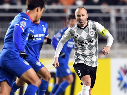 「ヴィッセル神戸の情熱に応えた」イニエスタの契約延長、韓国メディアは“大幅減俸”に注目