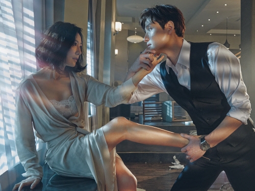 話題の韓ドラ『夫婦の世界』、7月3日に第1話無料先行オンライン試写会！