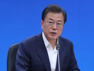 文大統領がSNSで「韓国のワクチン接種の速度は増している」と自信を見せた理由