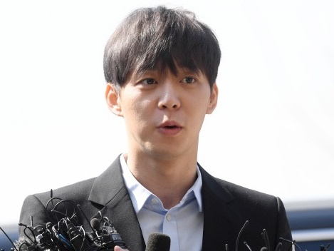 “二重契約疑惑” JYJ出身パク・ユチョン、今度は遠征賭博の疑い。「証拠を持っている」と現事務所の代表