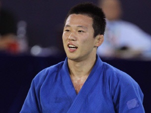 堕ちた英雄か…五輪メダリストが未成年への性的暴行容疑で逮捕!!