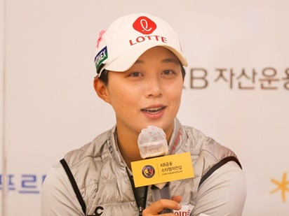 韓国女子ツアー首位タイ発進のキム・ヒョージュが米国復帰時期明かす「国内大会終えてから…」