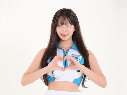 「光り輝いてる」「ビューティフル！」美女チアリーダーの近況投稿にファン注目【PHOTO】