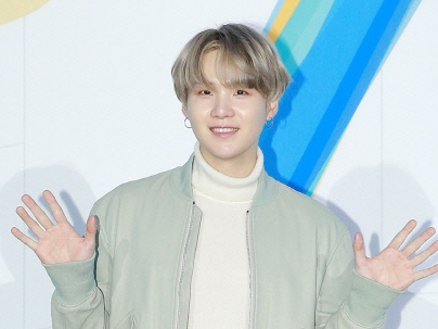 BTSのSUGA、誕生日を迎えて小児がん患者のために1億ウォンを寄付「健康で明るく育つように」