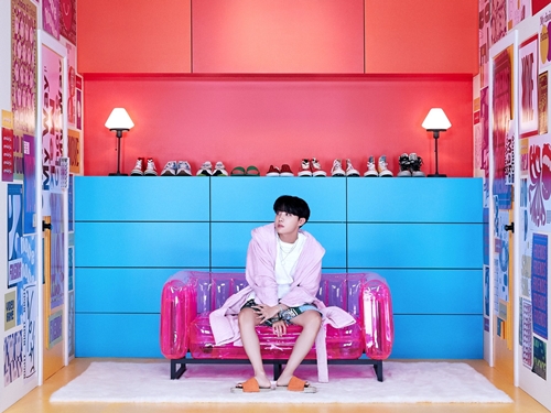 BTS（防弾少年団）のJ-HOPE、自然体な姿のコンセプトフォト公開【PHOTO】