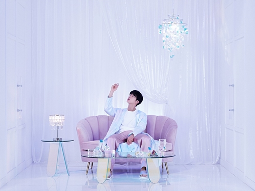 BTS（防弾少年団）のJIN、コンセプトフォトで宝石のような美しさを披露【PHOTO】