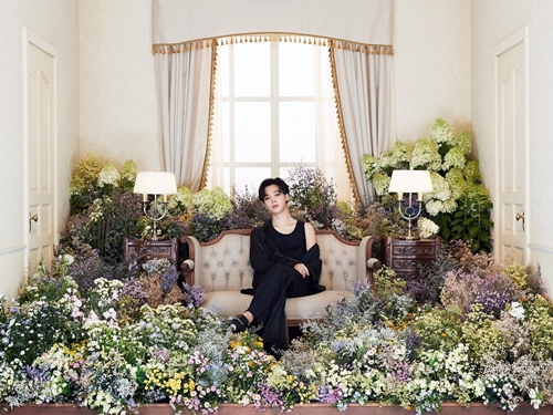 BTS（防弾少年団）のJIMIN、大量の花とともに自分をアピール！コンセプトフォト公開【PHOTO】