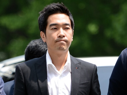 未成年への性犯罪で“電子足輪”1号芸能人となったコ・ヨンウク、多額借金歌手に言及も「おまいう」状態に