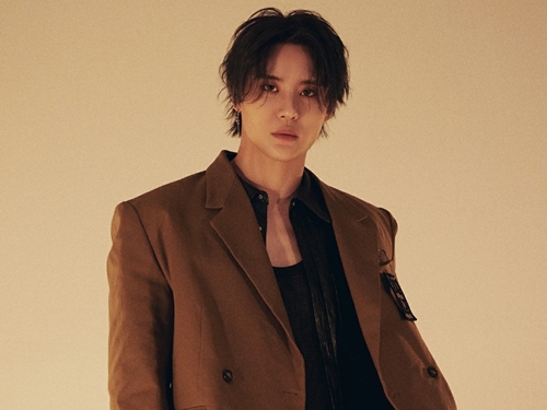 ジュンスがファッション誌でカリスマ性あふれるビジュアル披露【PHOTO】
