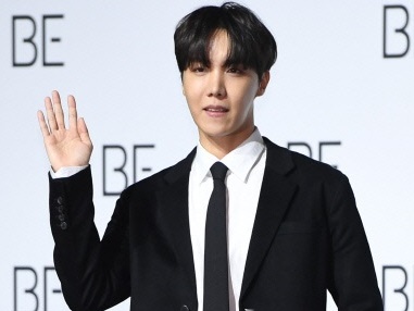 BTSのJ-HOPEがファンのために用意したのは“香水”と“ラグ”、彼らしいその理由とは？