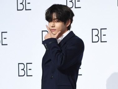 BTSのV、単独番組で「まさにテニスの王子様」と韓国メディア絶賛の爽やかビジュアル【PHOTO】