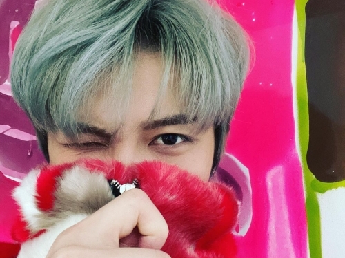 ジェジュン、父の教えをインスタに投稿し話題に「お金も名誉も全部いらない…」【PHOTO】