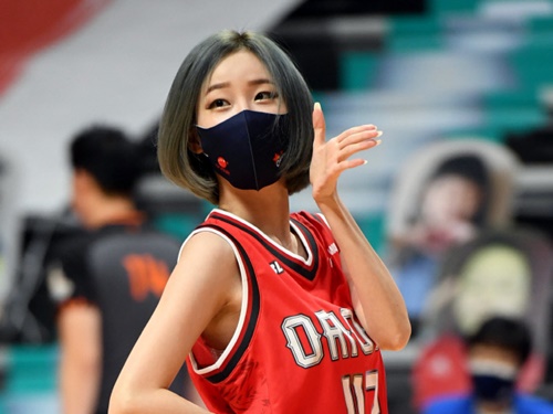 韓国美女チアのソ・ヒョンスクがプロ野球ファンを魅了！完璧“Sラインボディ”披露【PHOTO】