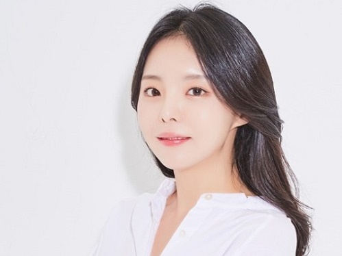 BTSメンバーJ-HOPEの実姉、こどもの日に一般人男性と結婚！“挙式は非公開で”