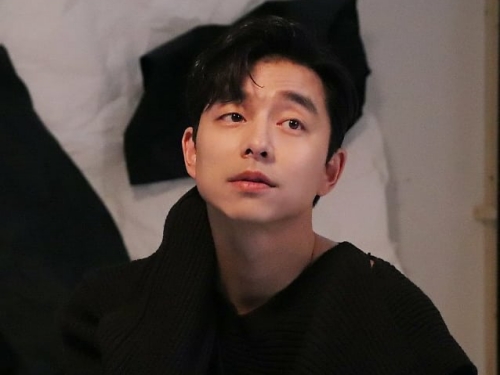 【写真】俳優コン・ユの“困り眉”SHOTが「色気が半端じゃない」「黄金ビジュアル」と話題に