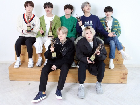 BTS（防弾少年団）またもや新記録樹立…『Dynamite』ストリーミング累計3億回再生突破