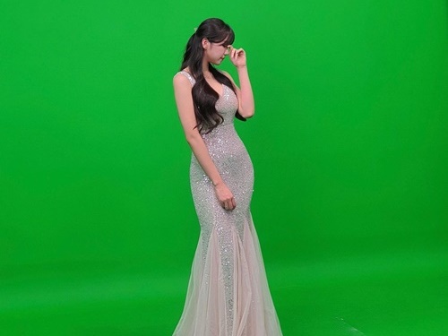 “メリハリ曲線美”に視線釘付け！美女チアリーダー、アン・ジヒョンのドレス姿に反響【PHOTO】