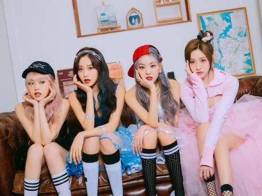 LUNARSOLAR、4人4色の個性あふれる魅力で彩る2ndシングル『SOLAR : rise』数量限定・直筆サイン入りの韓国盤発売決定