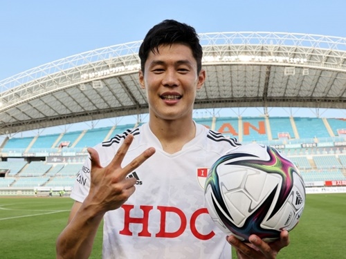 元Jリーガーの安柄俊が韓国2部でプロ初ハットトリック達成！記念のマッチボールは「一生の宝物」
