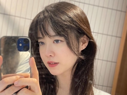 韓国版『花男』女優ク・へソン、「ビジュ強すぎ」な自撮り写真を披露してネットで話題に【PHOTO】
