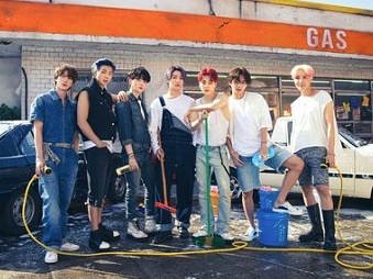 BTSからBTSへ…批判もあった英語曲で「1位セルフバトンタッチ」を成し遂げた“異次元の大衆性”