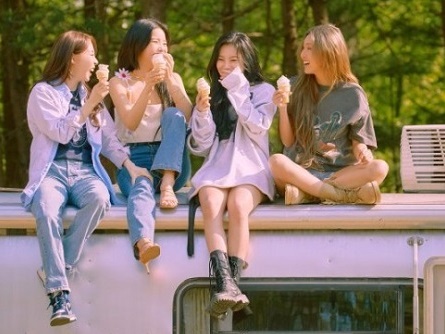 MAMAMOOが新AL『WAW』のトラックリスト公開！ムンビョル作詞曲に続編曲など見所多数