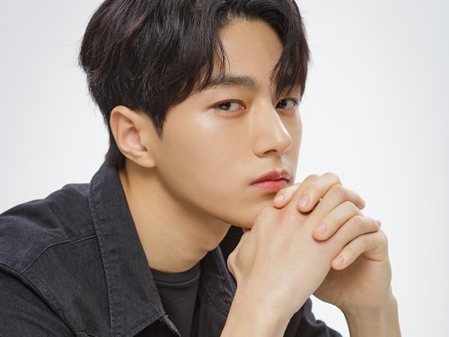 【写真】8月に除隊したイケメン男性アイドル、ファンミーティングで見せた“変わらぬ”美しさ