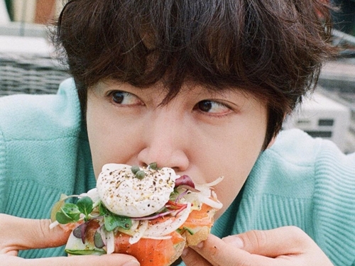 気分は“グンちゃんとランチ”なう？ チャン・グンソクの「彼氏感あふれる」近況が話題【PHOTO】