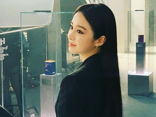 “韓国で最も美しい女優”キム・テヒ、劣化ゼロの美貌に「時が止まっている」の声【PHOTO】
