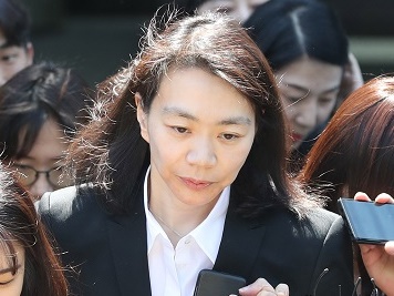 “ナッツ姫”に罰金刑が下る…離婚訴訟中の夫の首を絞め、タブレットを投げつけた